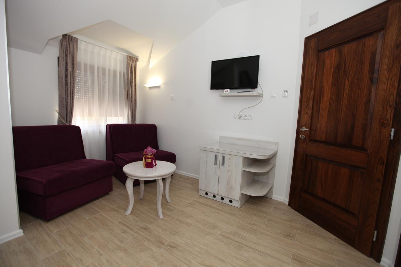 Apis Hotel Trebin Dış mekan fotoğraf