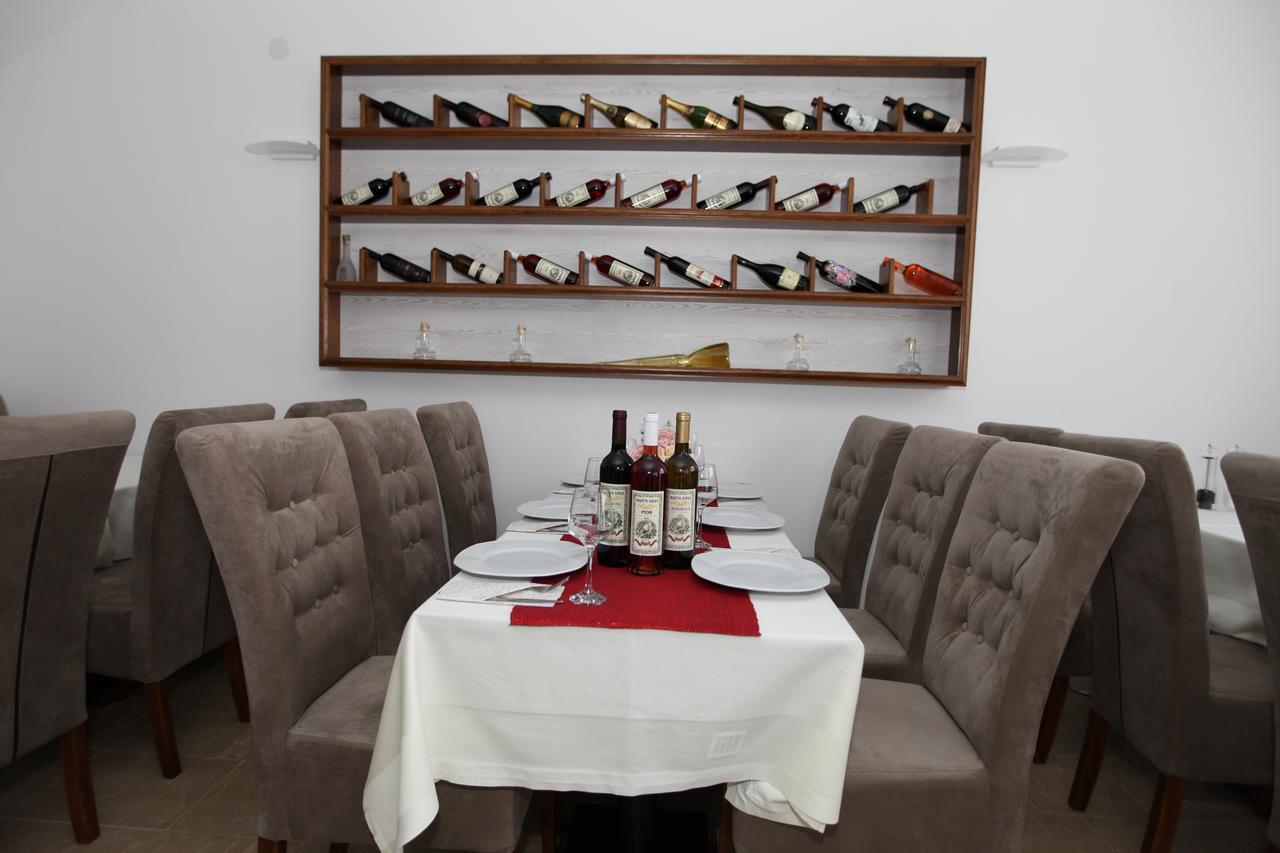 Apis Hotel Trebin Dış mekan fotoğraf