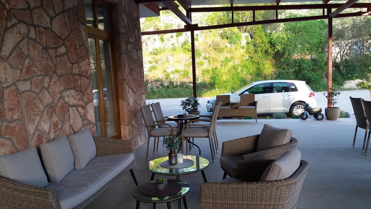 Apis Hotel Trebin Dış mekan fotoğraf