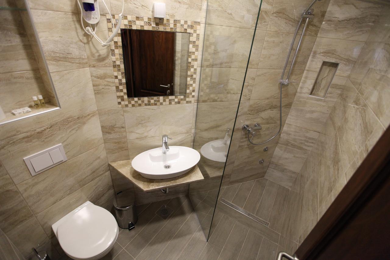 Apis Hotel Trebin Dış mekan fotoğraf