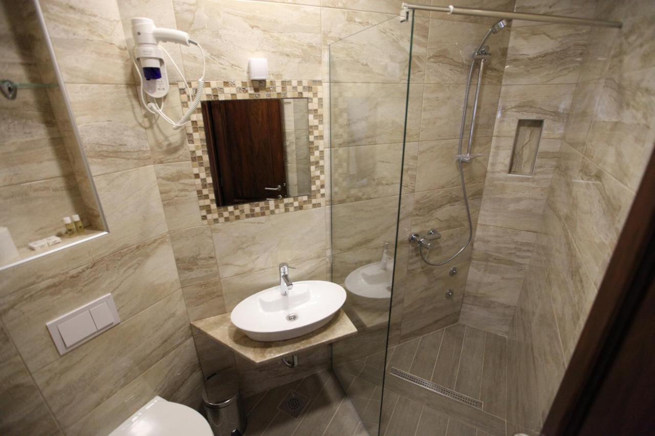Apis Hotel Trebin Dış mekan fotoğraf